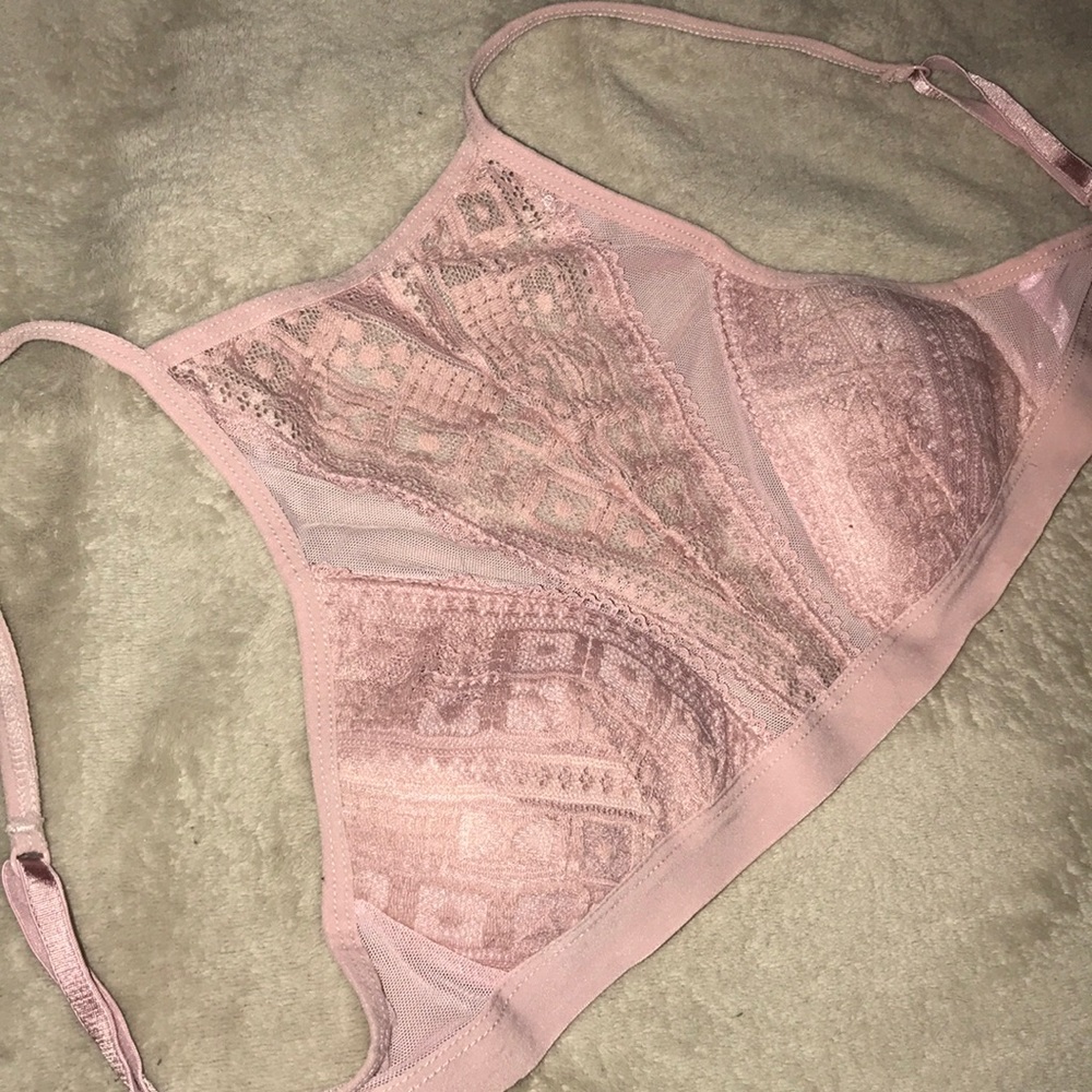 Cute bralette !